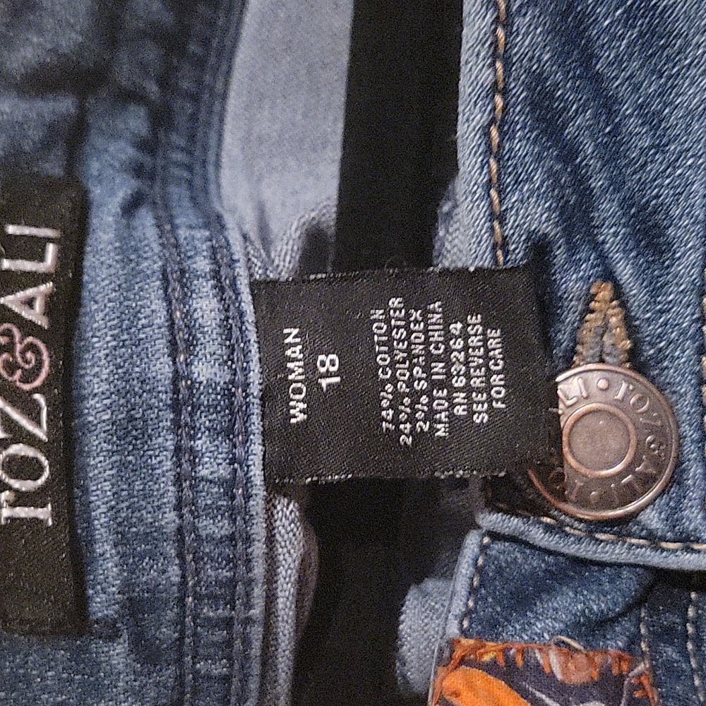 Upcycled Molly Made It Stars & embroided blue jeans - Picture 6 of 17